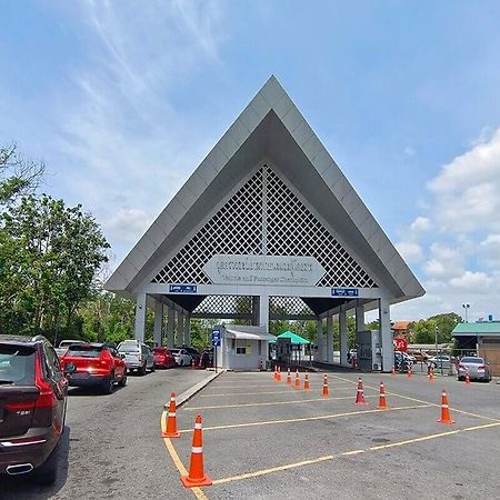 Hotel The Ring Border Ban Khlong Phruan Exterior foto